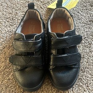 Toms tiny Lenny shoes.